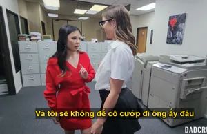 ở nhờ nhà anh trai, cậu em không chịu trước bạn gái của anh trai thích mặc nội y ở nhà